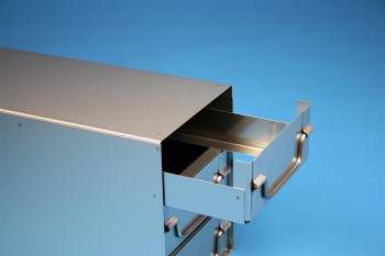 ALPHA 50 Schrankeinschub 3x7 Fächer für 21 Kryoboxen bis 136x136x53 mm, Klappgriff, geschlossene Bauform
