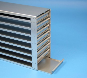 MTP 26 Schrankeinschub 8x8 Fächer für 64 MT-Platten bis 86x128x26 mm, Griffleiste, offene Bauform
