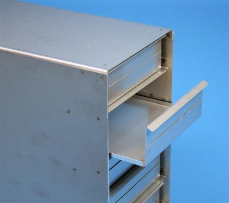 MTP 45 Schrankeinschub 6x4 Fächer für 24 MT-Platten bis 86x128x45 mm, Griffleiste, geschlossene Bauform